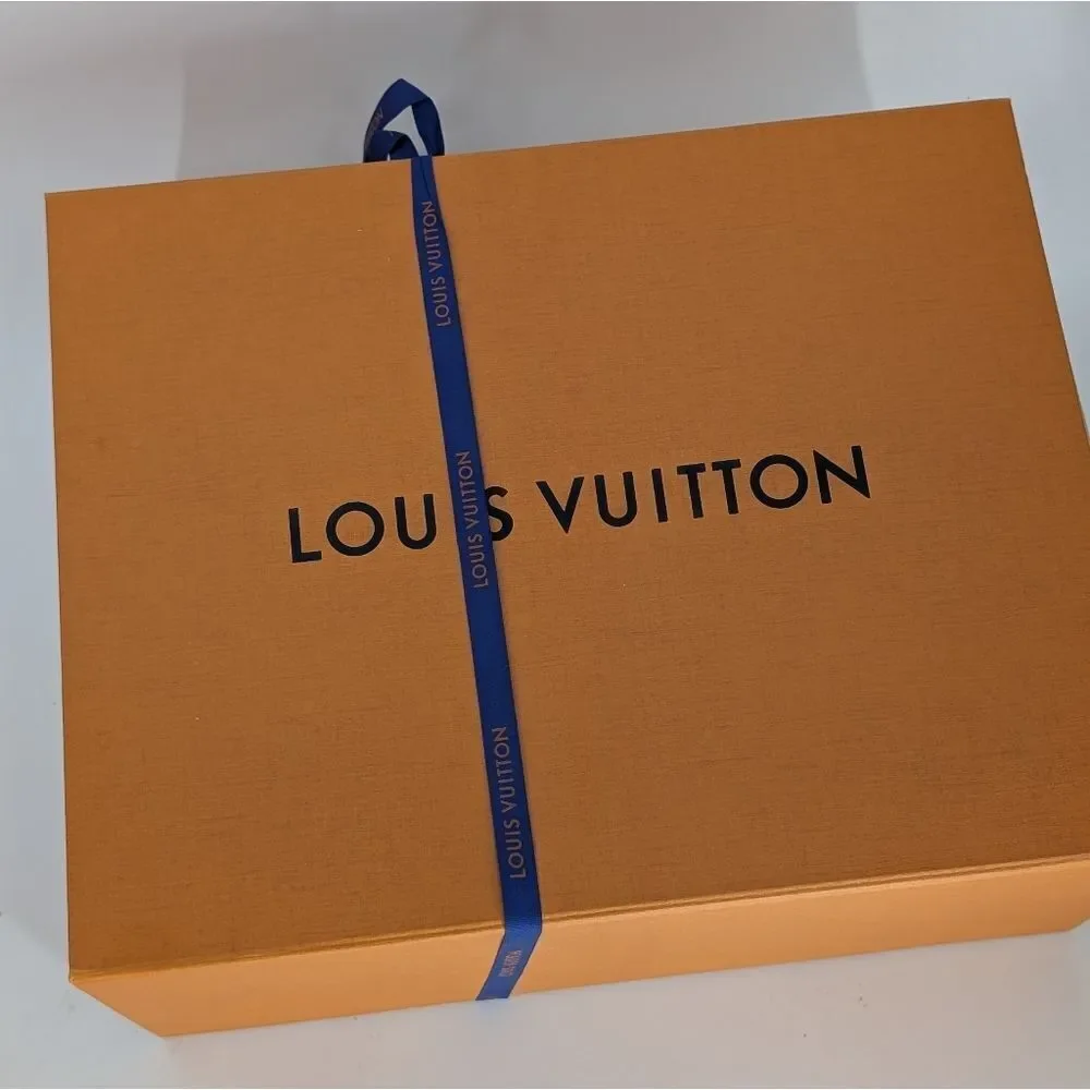 Louis Vuitton Men's Black and Multicolor Sneakers - Picture 8 of 8